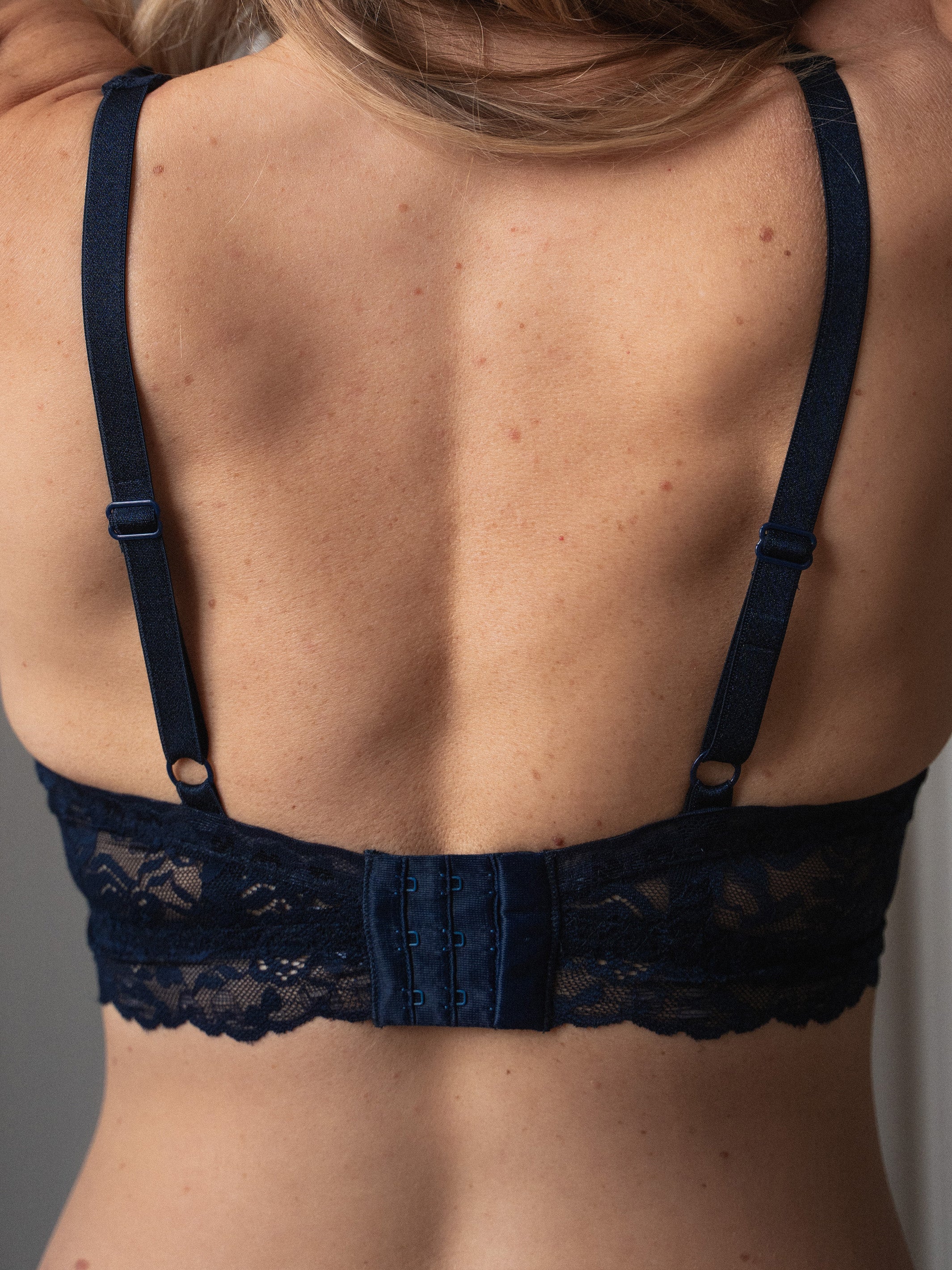 Curvy Lace Bralette - Midnight Saga